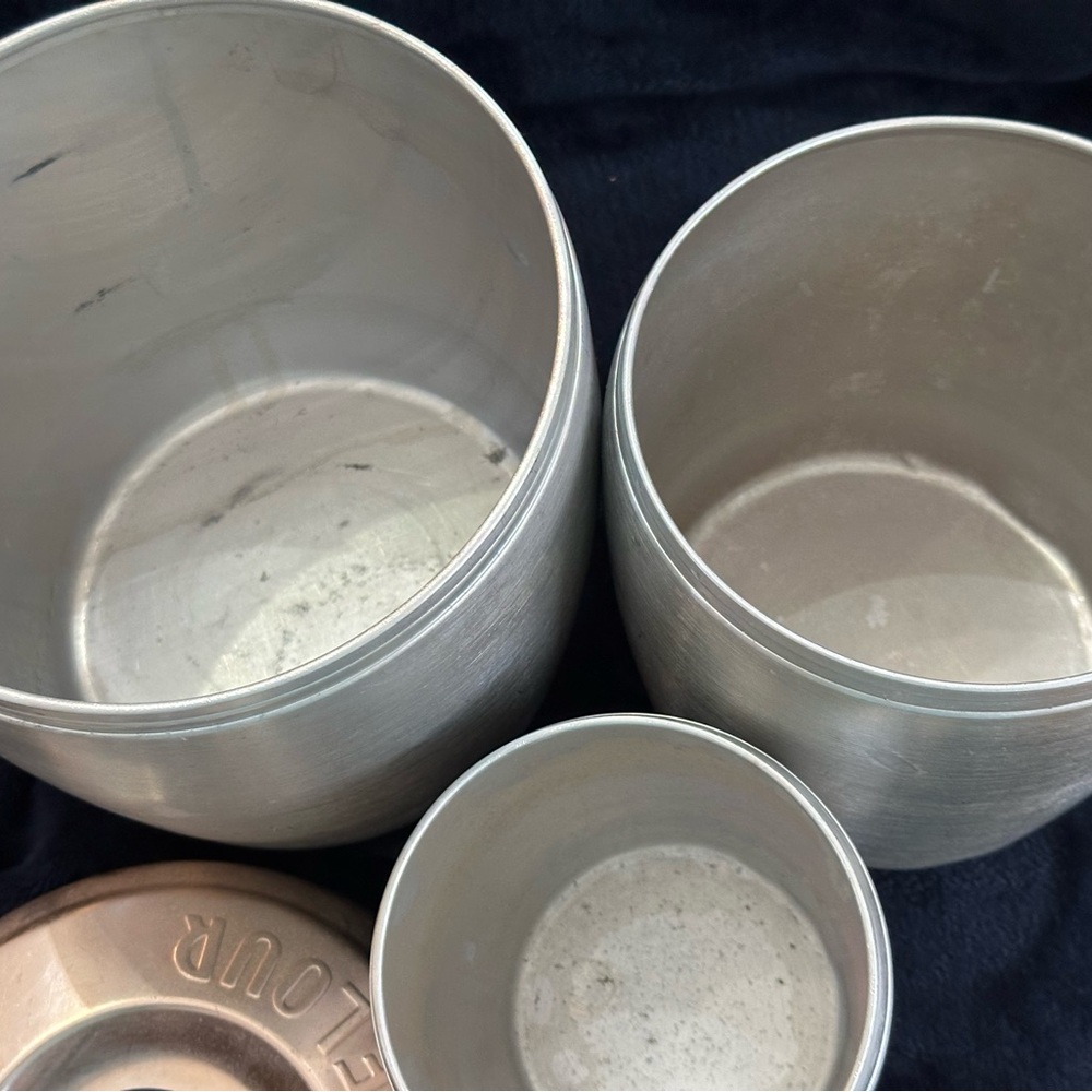 Vintage Aluminum kitchen canisters with copper-colored lids - Picture 7 of 7